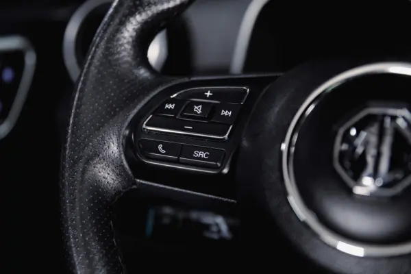 MG ZS EV 44.5 kWh Luxury 17