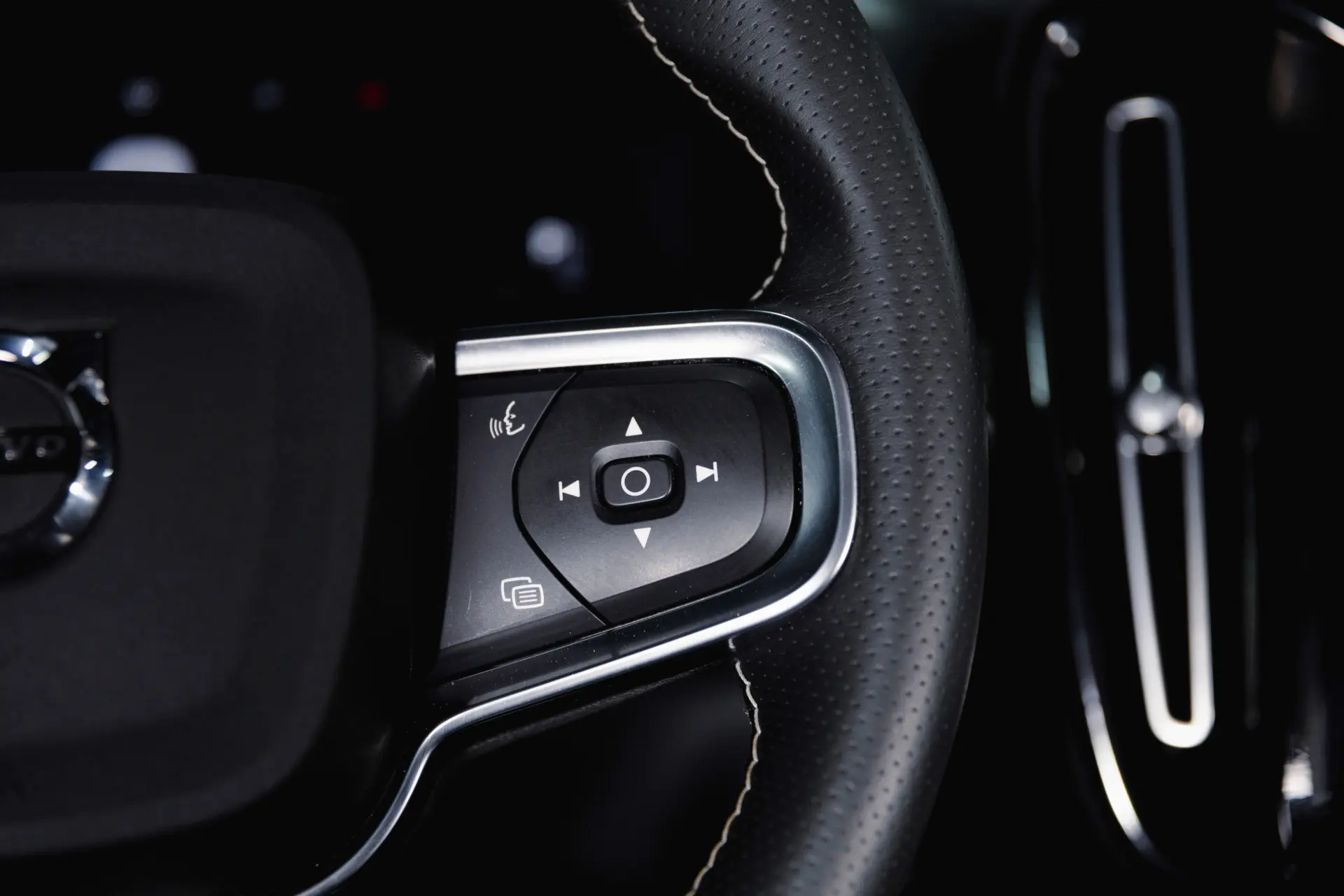 Volvo XC 40 P8 AWD Recharge RDesign 23