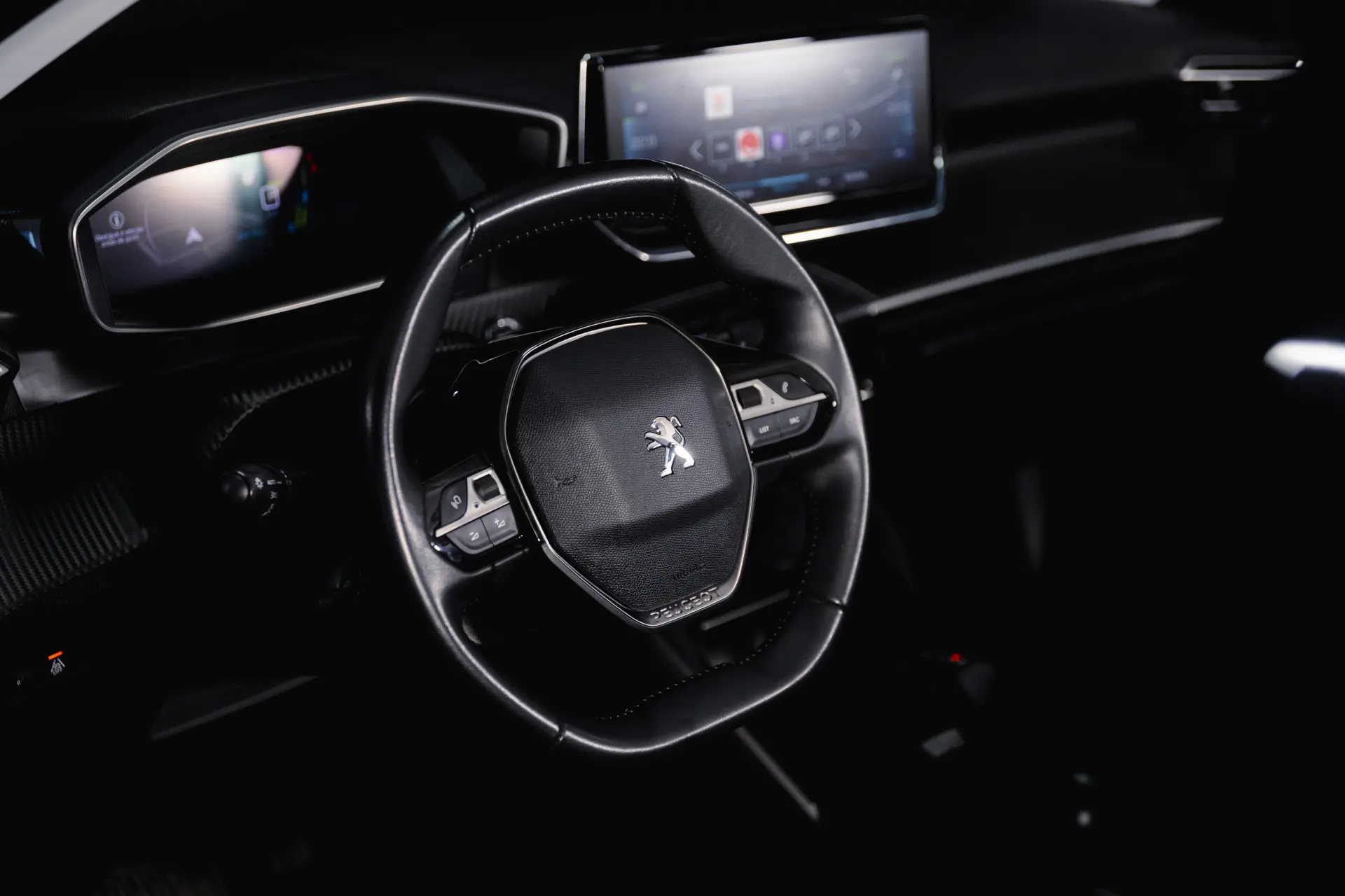 Peugeot e-2008 Allure 6