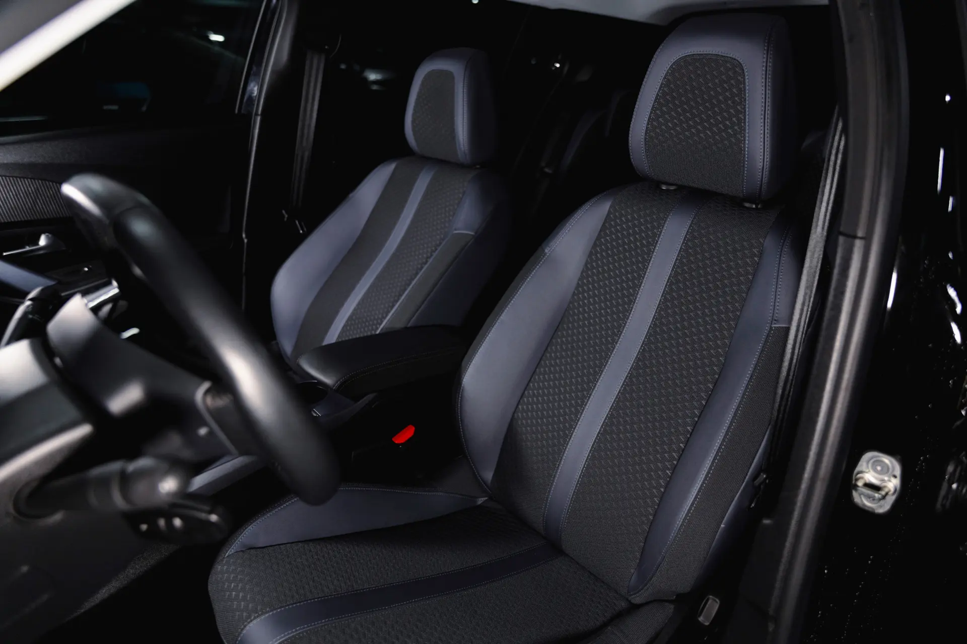 Peugeot e-2008 Allure 9