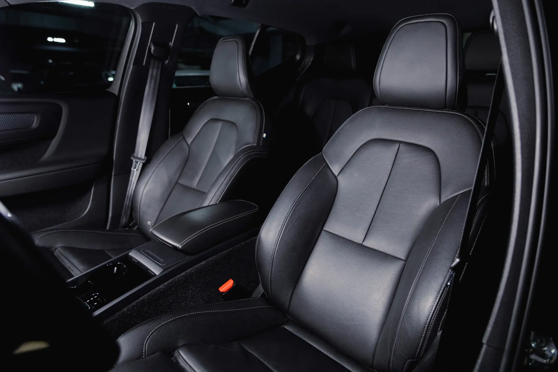 Volvo XC 40 P8 AWD Recharge RDesign 9