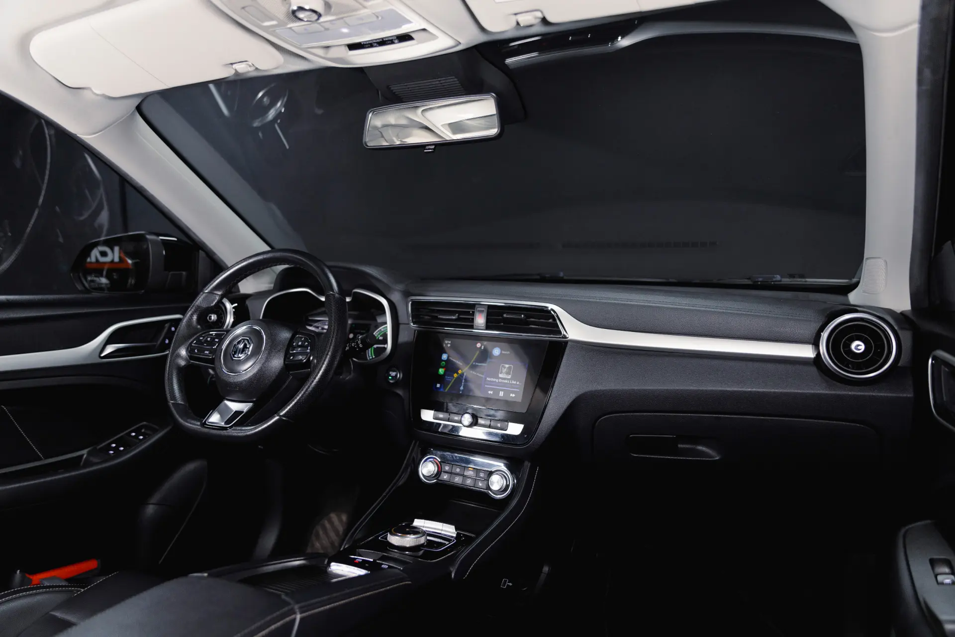 MG ZS EV 44.5 kWh Luxury 12