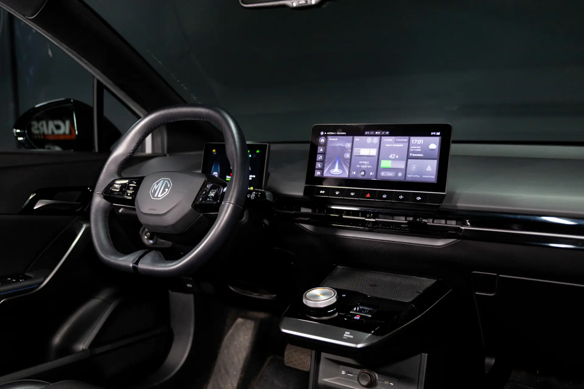 MG MG4 64 kWh Luxury 19