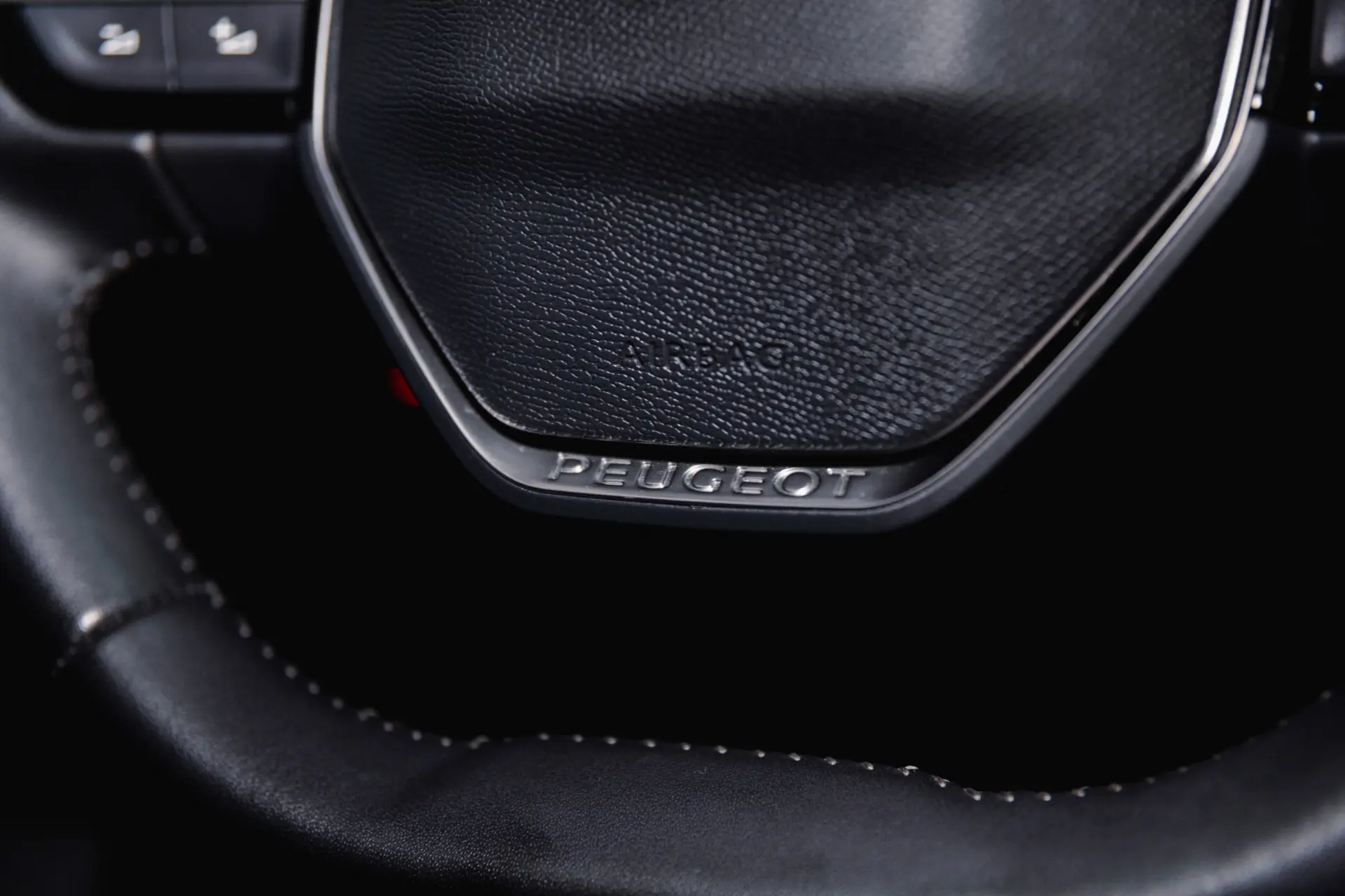 Peugeot e-2008 Allure 21