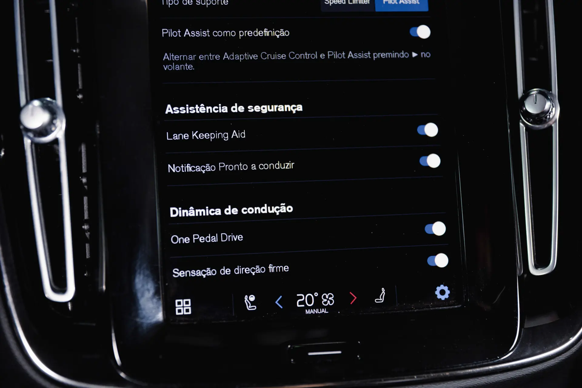 Volvo XC 40 P8 AWD Recharge RDesign 19
