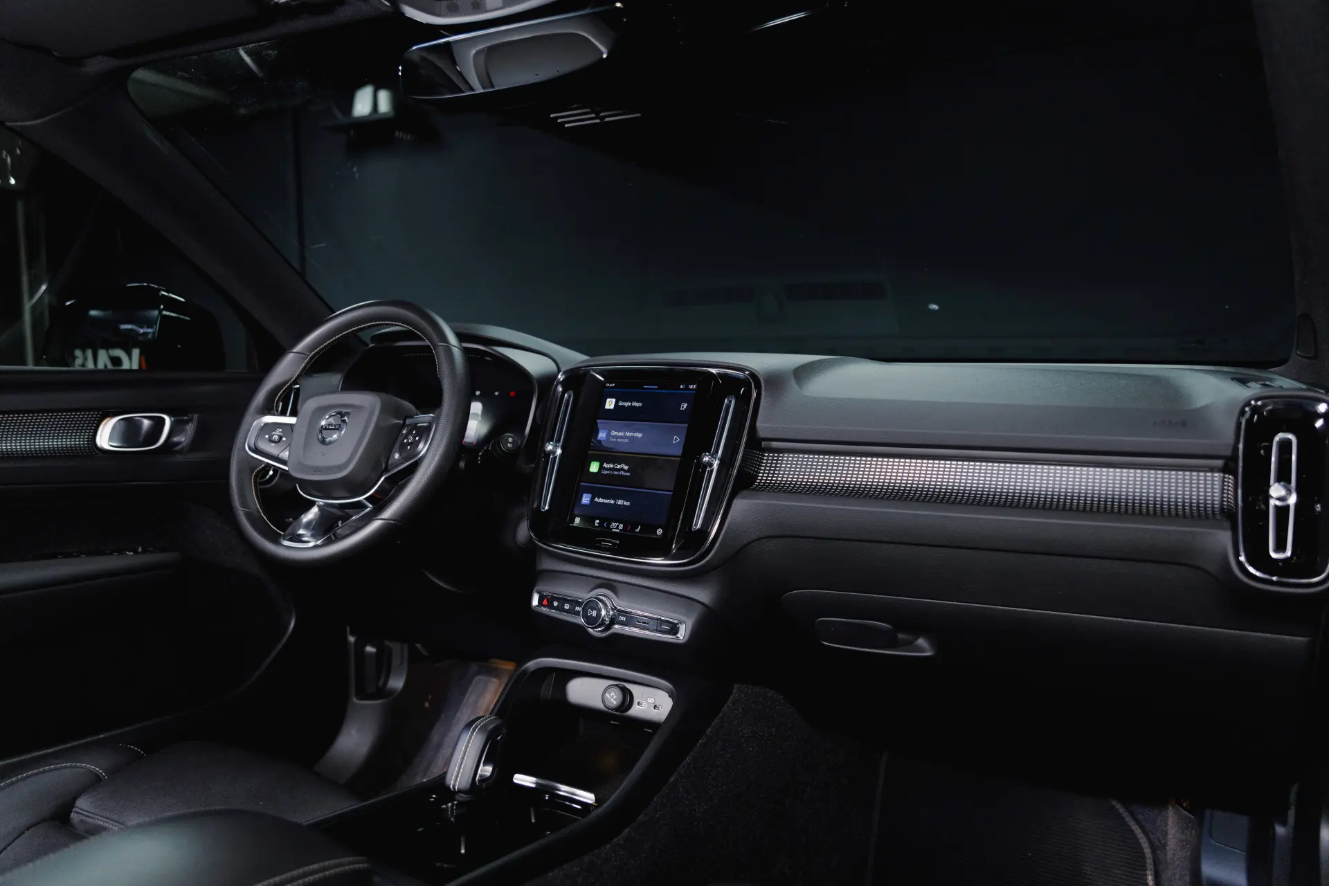 Volvo XC 40 P8 AWD Recharge RDesign 30