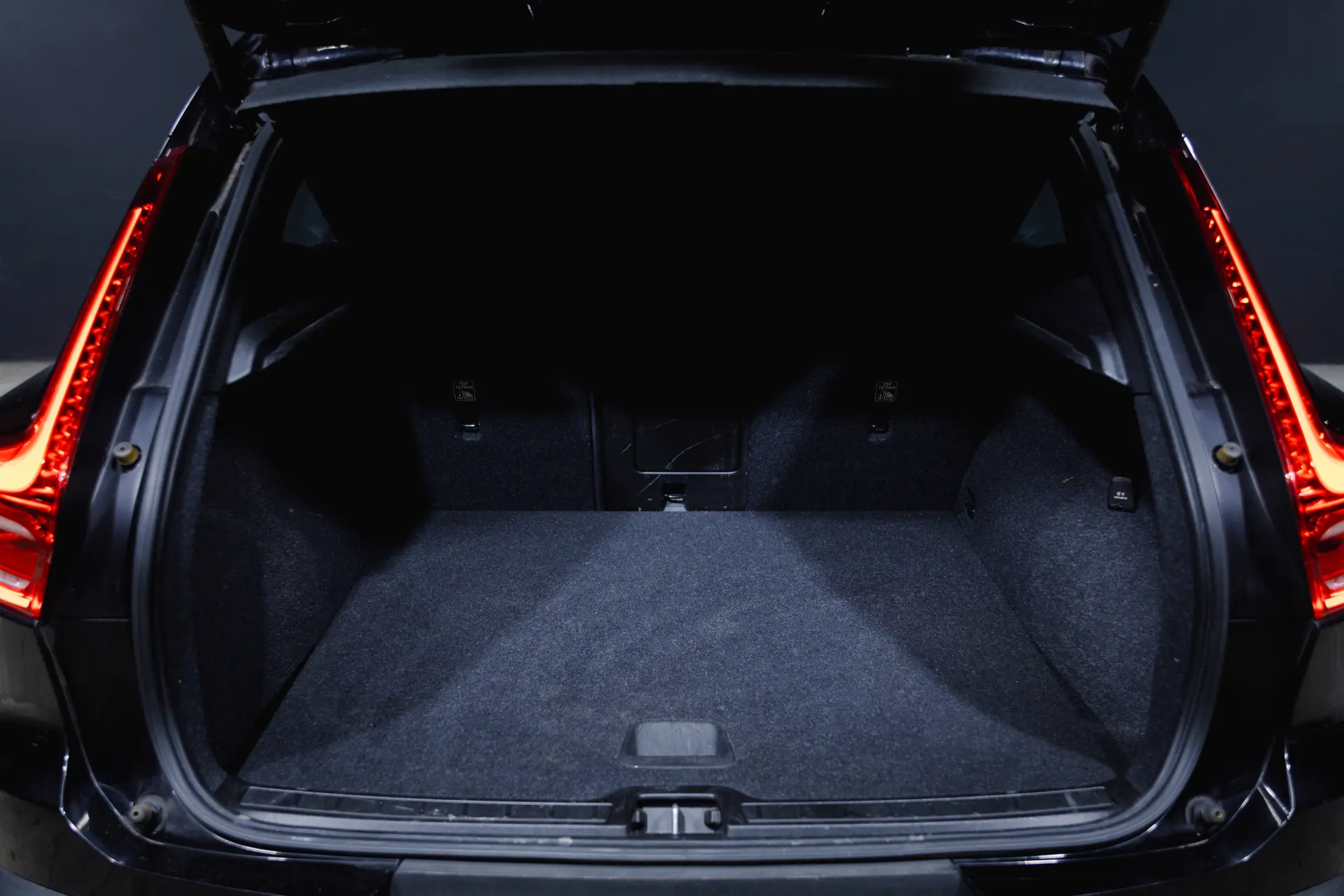 Volvo XC 40 P8 AWD Recharge RDesign 32