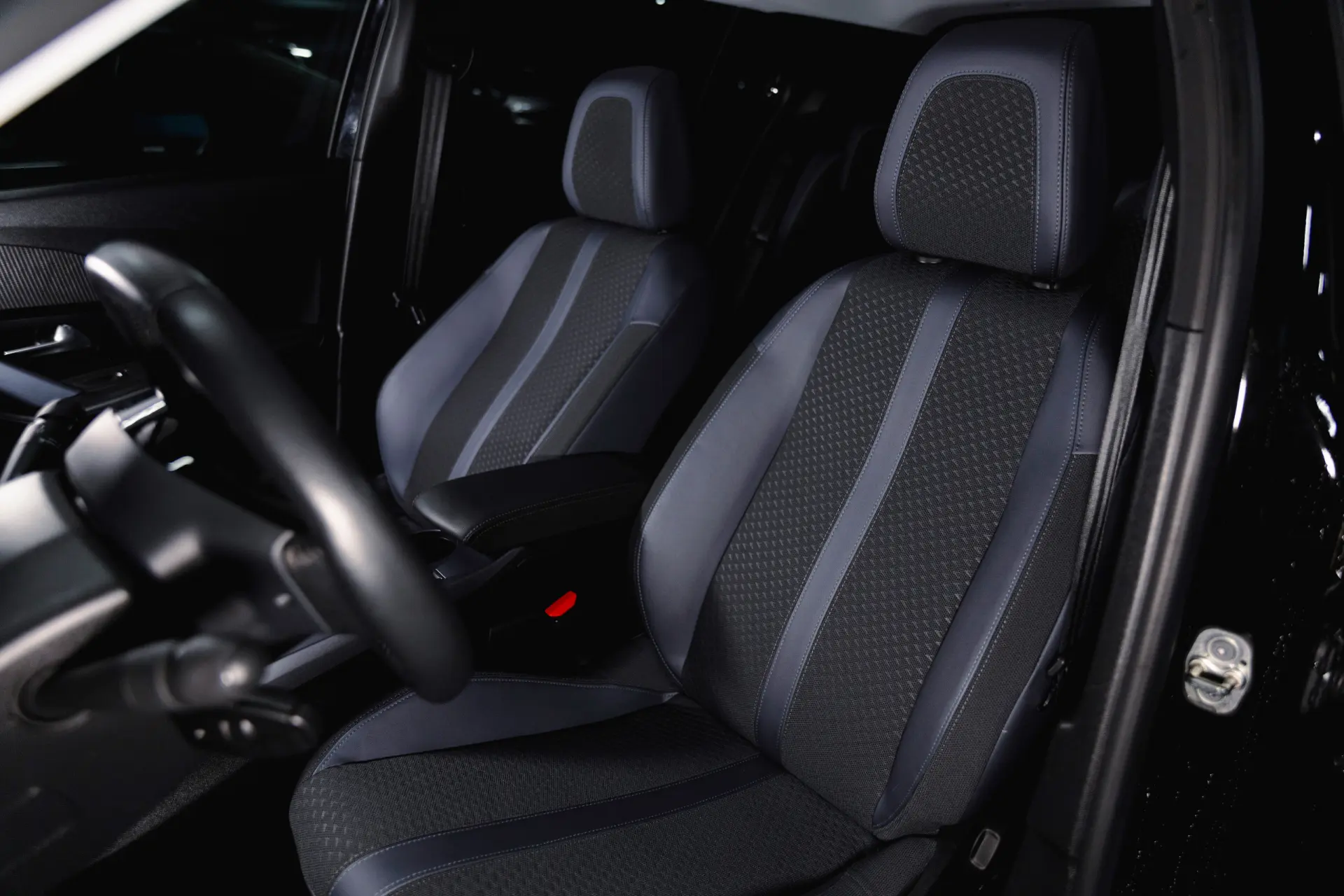 Peugeot e-2008 50 kWh Allure Pack 9