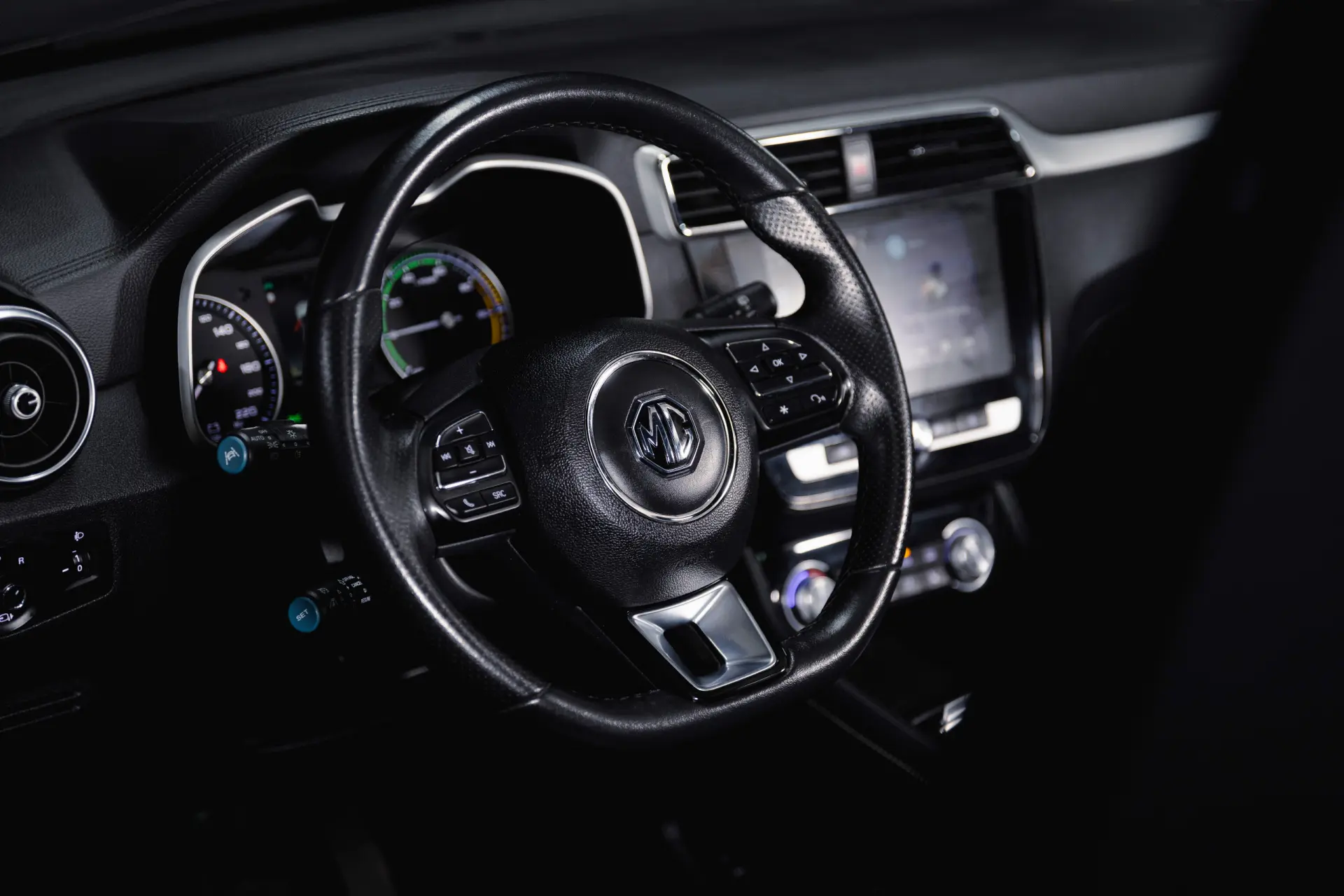 MG ZS EV 44.5 kWh Luxury 6