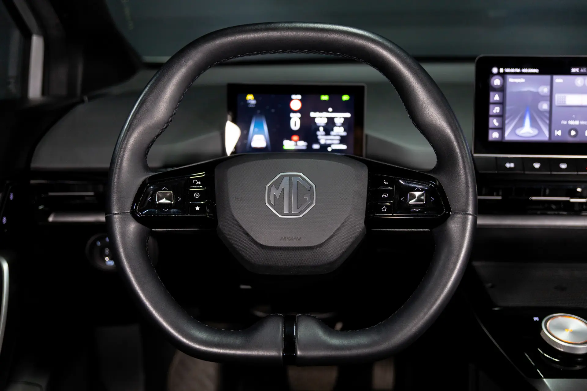MG MG4 64 kWh Luxury 12