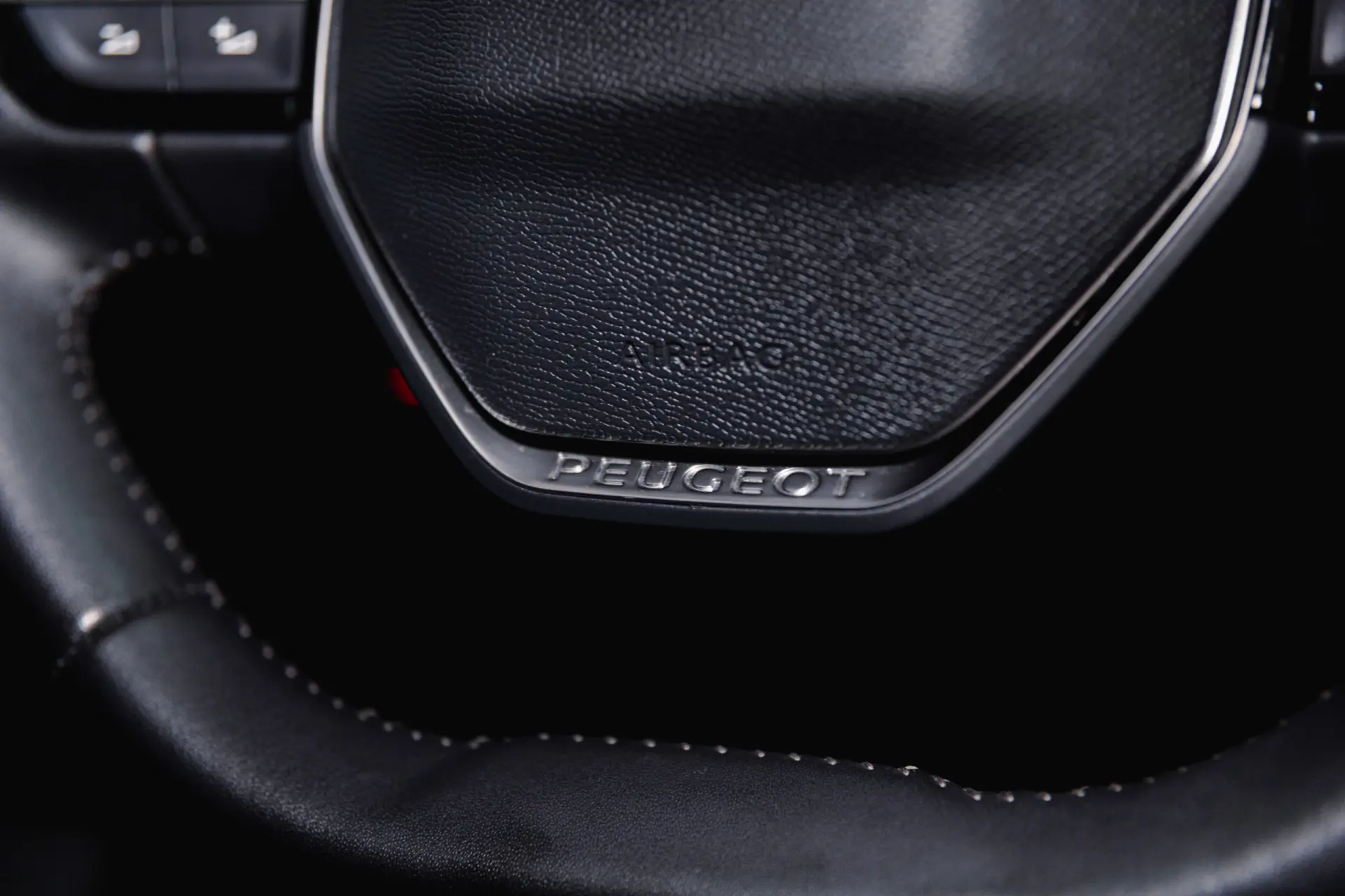 Peugeot e-2008 50 kWh Allure Pack 21