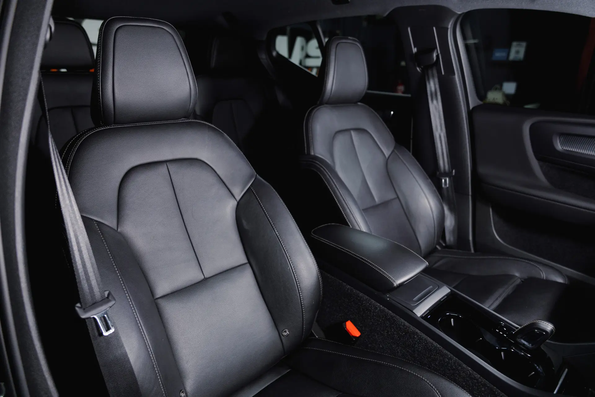 Volvo XC 40 P8 AWD Recharge RDesign 8