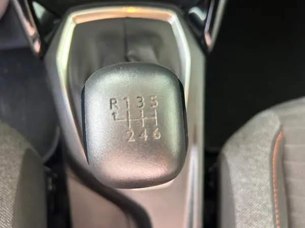 Peugeot 2008 1.2 PureTech Active Pack 27