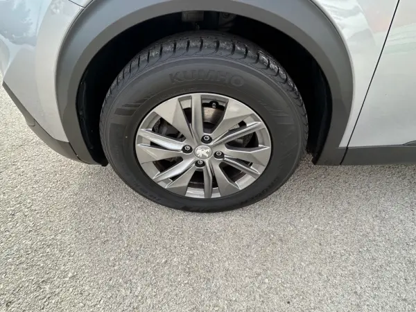 Peugeot 2008 1.2 PureTech Active Pack 28