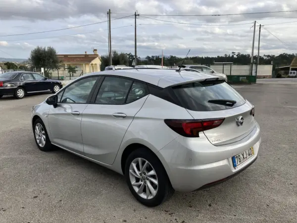Opel Astra 1.0 Edition S/S 8
