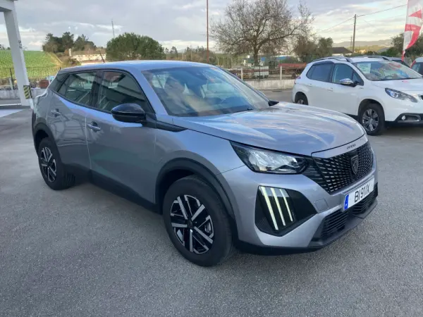 Peugeot 2008 1.2 PureTech Style 7