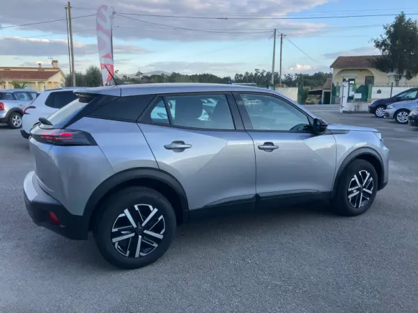 Peugeot 2008 1.2 PureTech Style 8