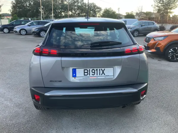 Peugeot 2008 1.2 PureTech Style 11
