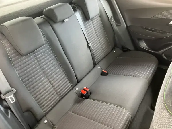 Peugeot 2008 1.2 PureTech Style 26