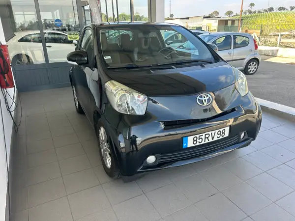 Toyota iQ 1.0 VVT-i 2 EP+NAVI+Bluetooth 1