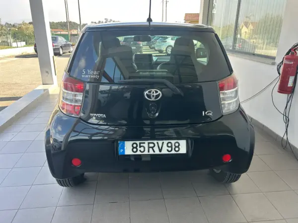 Toyota iQ 1.0 VVT-i 2 EP+NAVI+Bluetooth 6