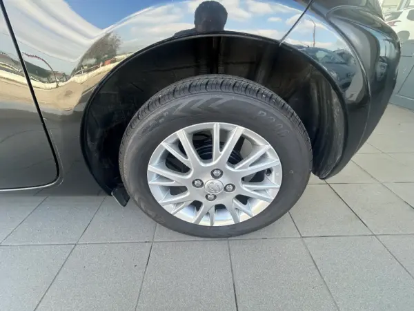 Toyota iQ 1.0 VVT-i 2 EP+NAVI+Bluetooth 8