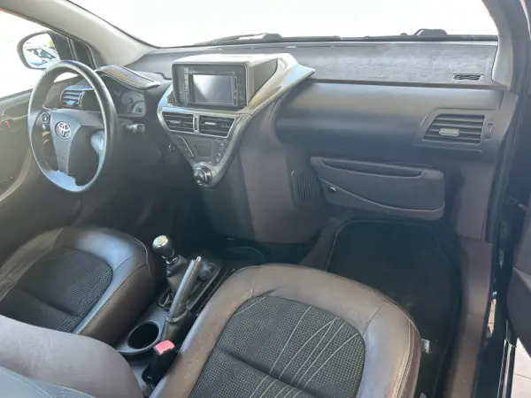 Toyota iQ 1.0 VVT-i 2 EP+NAVI+Bluetooth 14