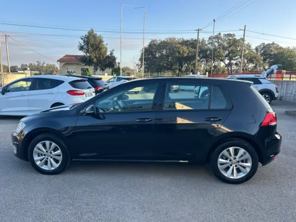 Volkswagen Golf 1.6 TDi Trendline DSG 10