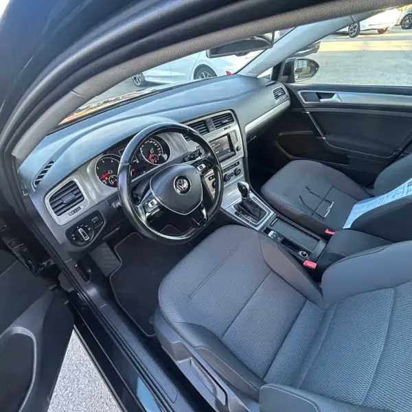 Volkswagen Golf 1.6 TDi Trendline DSG 19