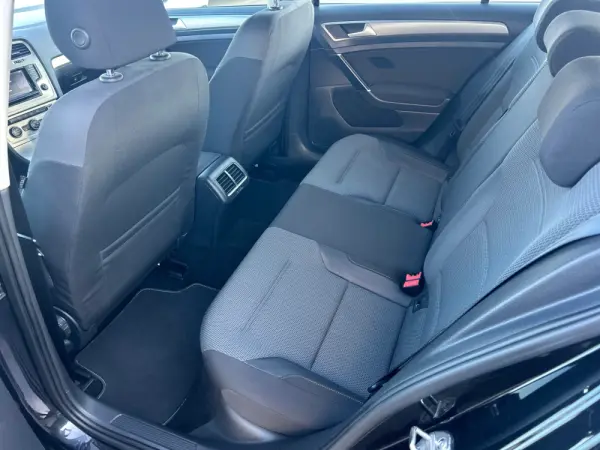Volkswagen Golf 1.6 TDi Trendline DSG 25