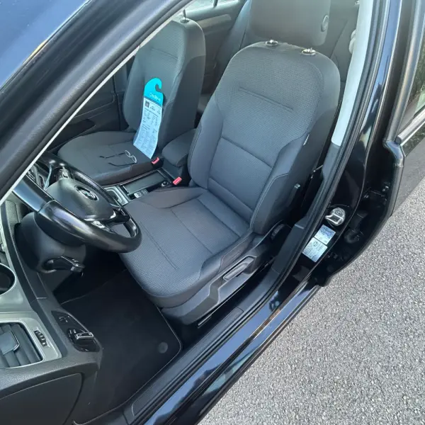 Volkswagen Golf 1.6 TDi Trendline DSG 27