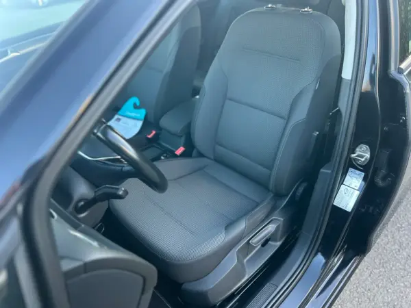 Volkswagen Golf 1.6 TDi Trendline DSG 28