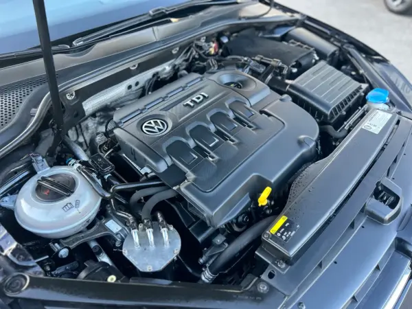 Volkswagen Golf 1.6 TDi Trendline DSG 35