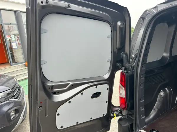 Peugeot Partner 1.5 BlueHDi Premium Standard Plus 17