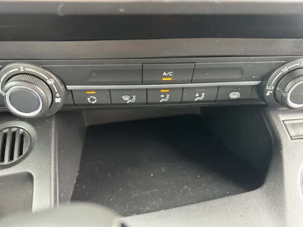 Peugeot Partner 1.5 BlueHDi Premium Standard Plus 31