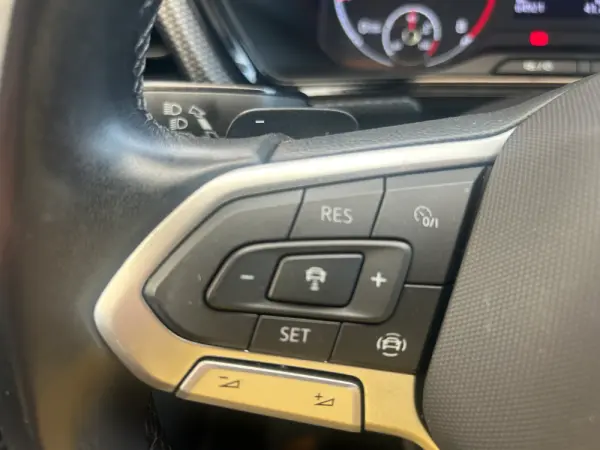 Volkswagen T-Cross 1.0 TSI Style DSG 13