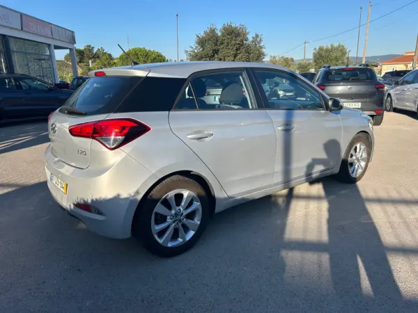 Hyundai i20 1.1 CRDi Comfort+Pack Look+JLL16 6