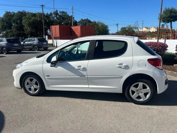 Peugeot 207 1.4 16V Sportium 5