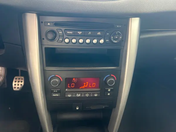 Peugeot 207 1.4 16V Sportium 15