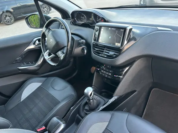 Peugeot 2008 BlueHDi FAP 120 STOP & START Allure 26