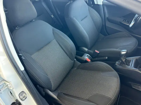 Peugeot 208 1.2 PureTech Allure 16
