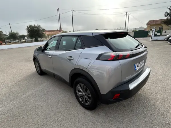 Peugeot 2008 1.2 PureTech Active Pack 10