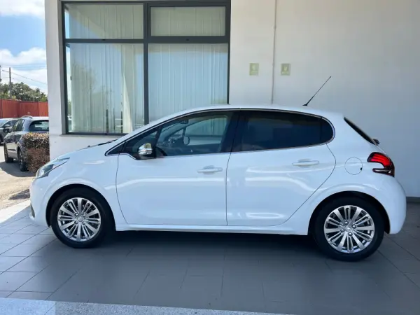 Peugeot 208 1.2 PureTech Allure 2