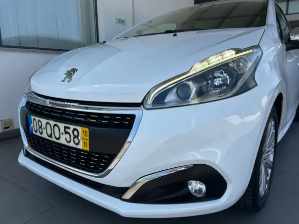 Peugeot 208 1.2 PureTech Allure 6