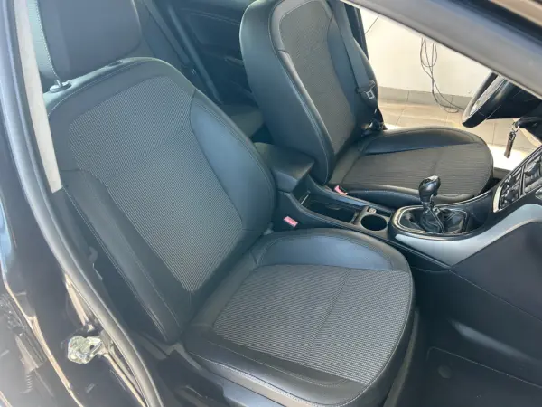Opel Astra 1.7 CDTi Cosmo 17