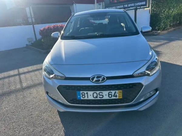 Hyundai i20 1.1 CRDi Comfort+Pack Look+JLL16 10