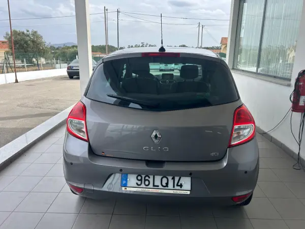 Renault Clio 1.5 dCi Dynamique S 10