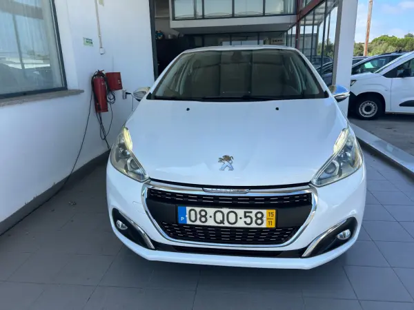 Peugeot 208 1.2 PureTech Allure 5