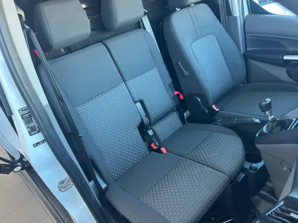 Ford Transit Connect 39