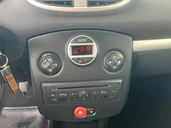 Renault Clio 1.5 dCi Dynamique S 17